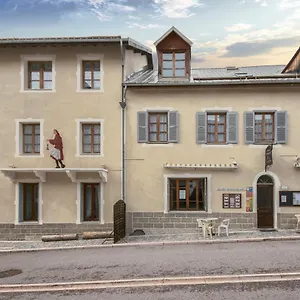 auberge-de-lechauguette-mont-dauphin.fr-provencehotel.com/